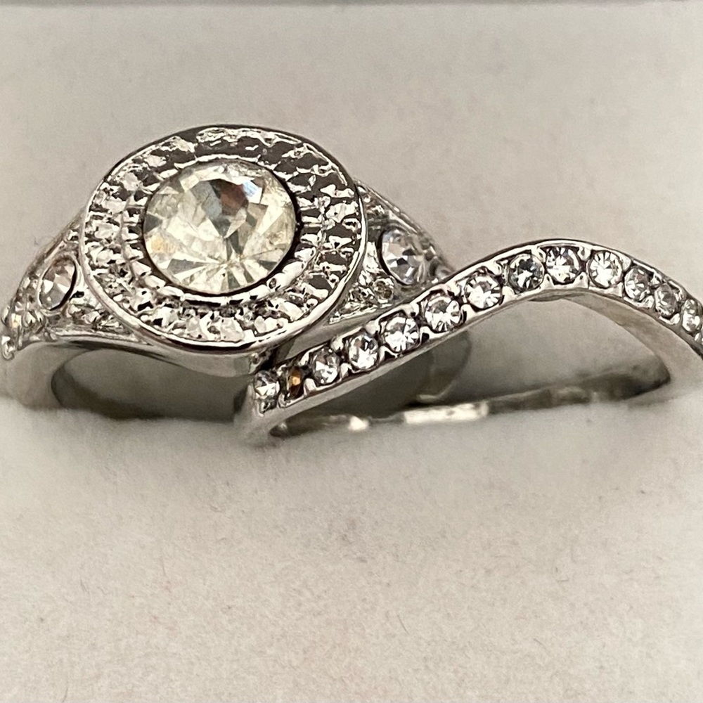 Engagement set - Picture 3 of 3